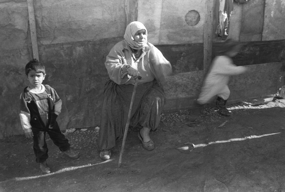 Roma refugees from Kosovo, Karaburma, Belgrade 1998.