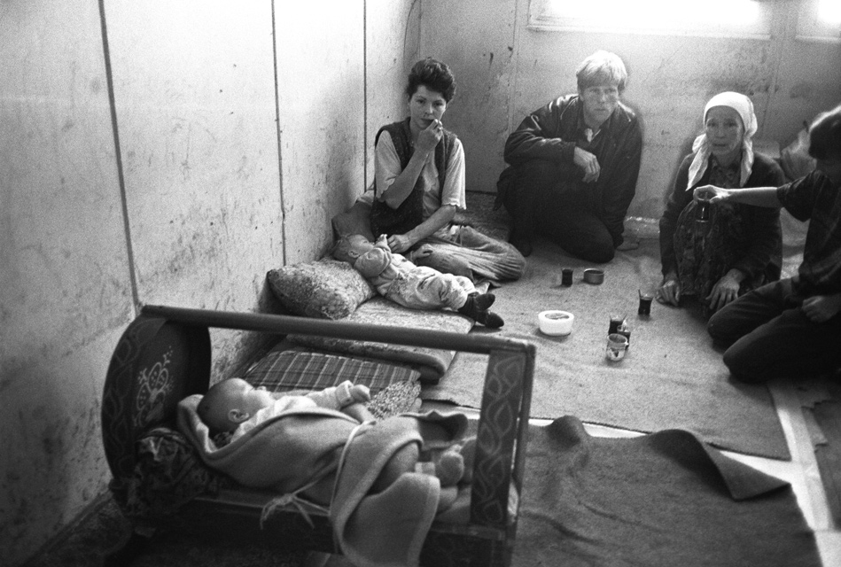 Internally displaced Albanians, Pagarusha, 1998.